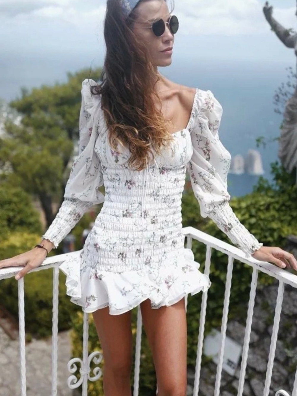 For LOVE AND LEMONS Smocked Floral Mini Dress - White size SMALL